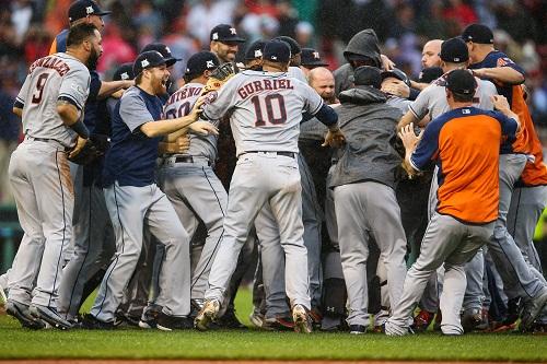 Houston Astros vence jogo 7 fecha a série em 4x3 contra o tradicional New York Yankees e avança para a grande final do beisebol americano contra o poderoso Los Angeles Dodgers / Foto: Getty Images